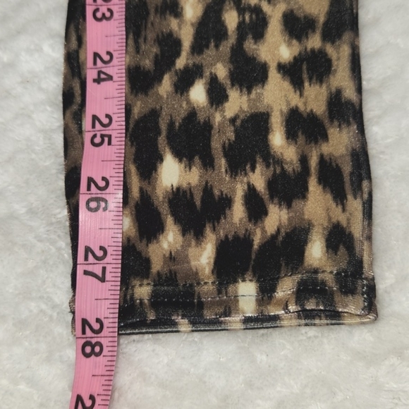 SEVEN7 VELOUR LEGGING CHEETAH PRINT SIZE M NEW WITH TAGS - Picture 6 of 14